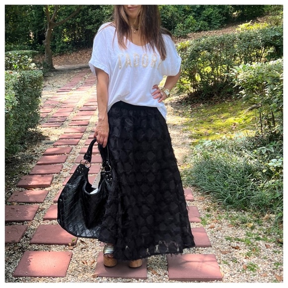 33 ✨LAST ONE✨BLACK FABULOUS SKIRT POSH LIVE LISTING - Picture 2 of 4